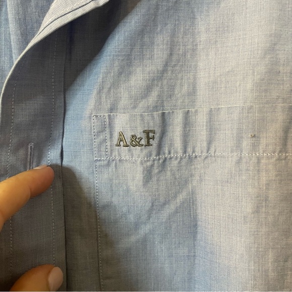 Abercrombie & Fitch Men’s Button Down Shirt Medium - Picture 4 of 5